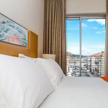 Hotel Praia Ξενοδοχείο 4*