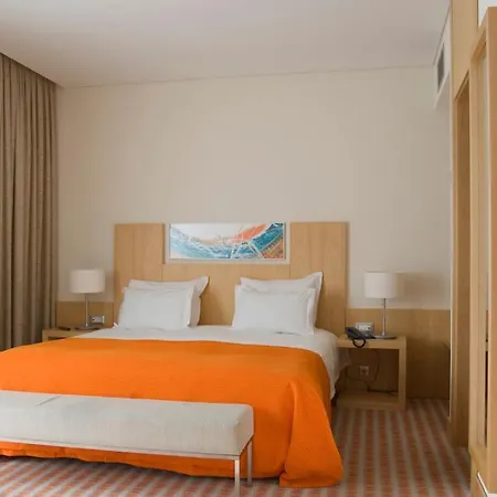 Hotel Praia 4* 나자레