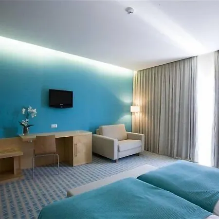 Hotel Praia 호텔 나자레