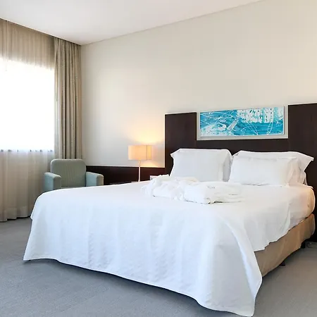 Hotel Praia 4* 나자레