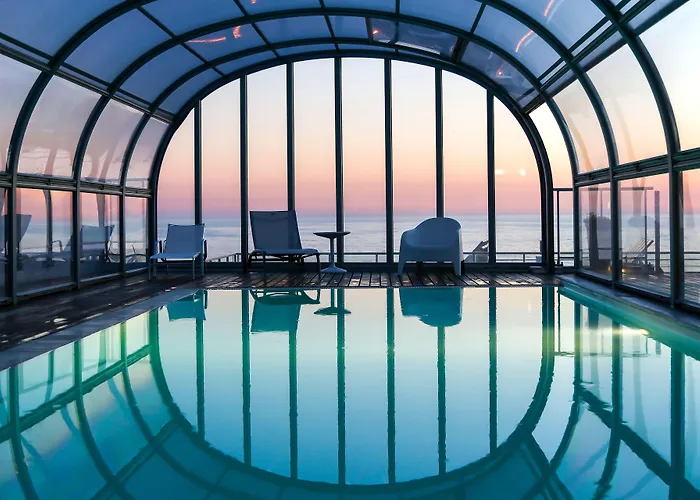 Отель Hotel Praia