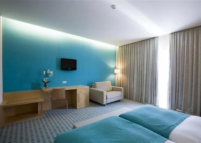 Hotel Praia Отель Назаре